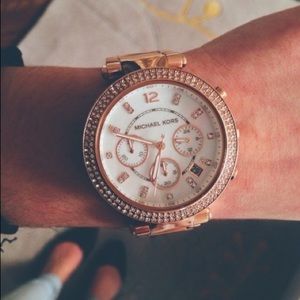 LOKKING FOR THIS(WILLING TO TRADE FOR THIS)